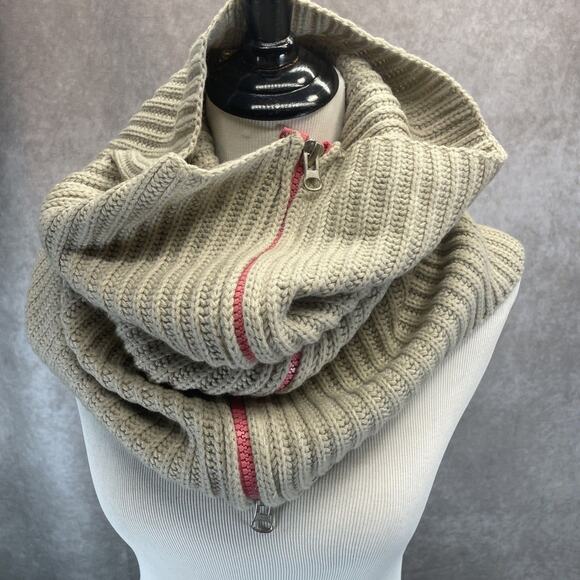 NWT Tildon Nordstrom Cable Knit Scarf Turtle Neck Warmer Beige Pink Zipper Cozy - Picture 3 of 8